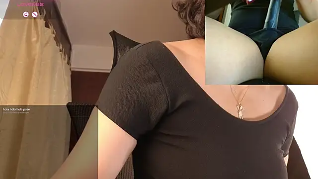 Snapshot of sophia_dumont chatting on 11/02/25, 02:05 sophia dumont online show from 11/02/25, 02:05