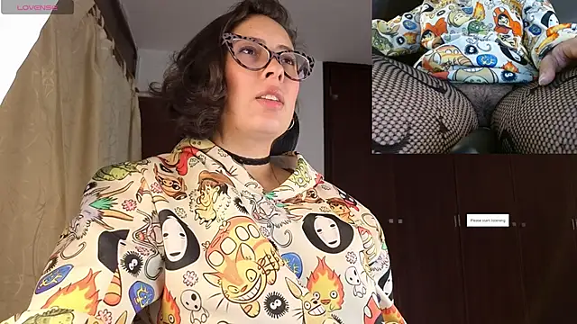 Snapshot of sophia_dumont chatting on 11/29/25, 01:06 sophia dumont online show from 11/29/25, 01:06