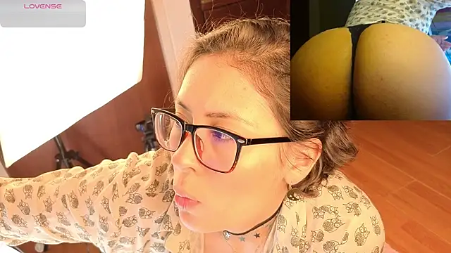 Snapshot of sophia_dumont chatting on 09/09/25, 11:36 sophia dumont online show from 09/09/25, 11:36