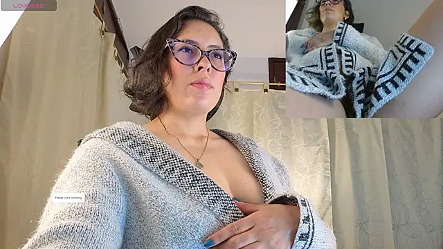 Snapshot of sophia_dumont chatting on 11/21/25, 11:04 sophia dumont online show from 11/21/25, 11:04