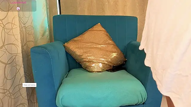 Snapshot of sophia_dumont chatting on 11/26/25, 01:16 sophia dumont online show from 11/26/25, 01:16