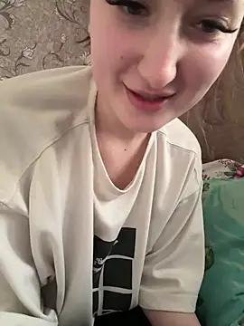 Snapshot of Evi_murr chatting on 02/13/25, 12:00 Evi murr online show from 02/13/25, 12:00