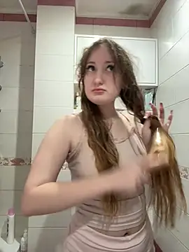 Snapshot of Evi_murr chatting on 02/17/25, 11:44 Evi murr online show from 02/17/25, 11:44