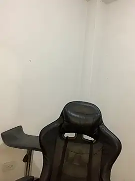 Snapshot of tinalove7 chatting on 03/06/25, 02:19 tinalove7 online show from 03/06/25, 02:19