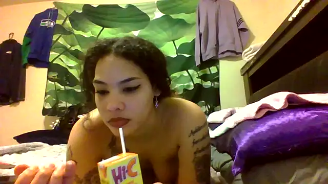 tastylolaaa online show from 02/05/25, 10:19