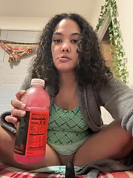 tastylolaaa online show from 10/26/25, 10:37