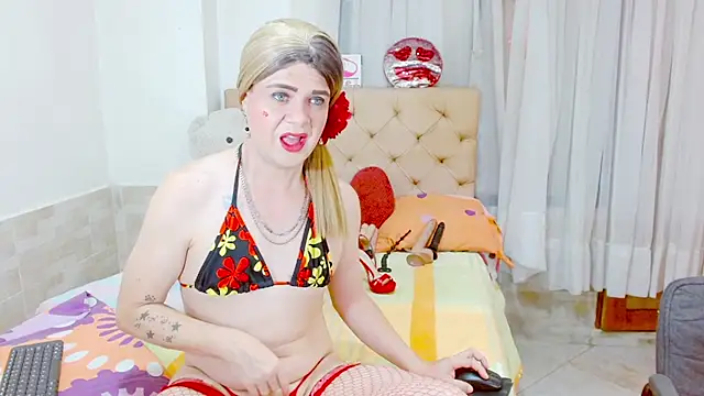 Snapshot of Dolldirtyxxx chatting on 05/15/26, 08:29 Dolldirtyxxx online show from 05/15/26, 08:29