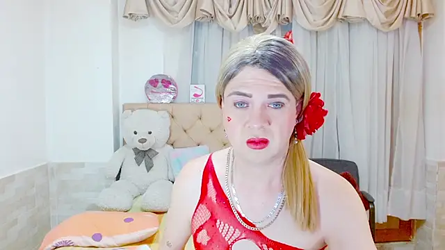 Snapshot of Dolldirtyxxx chatting on 05/15/26, 05:05 Dolldirtyxxx online show from 05/15/26, 05:05