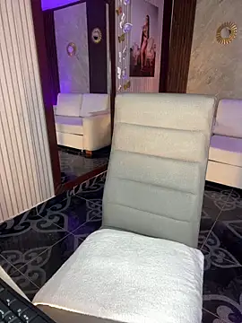 Madissonlove 1 online show from 04/07/26, 09:16