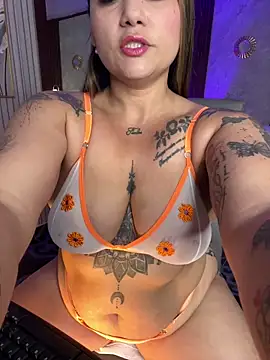 Madissonlove 1 online show from 05/17/26, 11:16