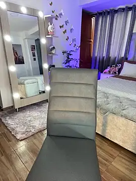 Madissonlove 1 online show from 11/12/25, 11:25