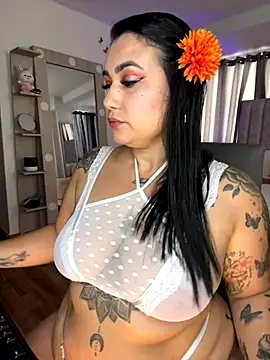 Madissonlove 1 online show from 10/31/25, 02:02
