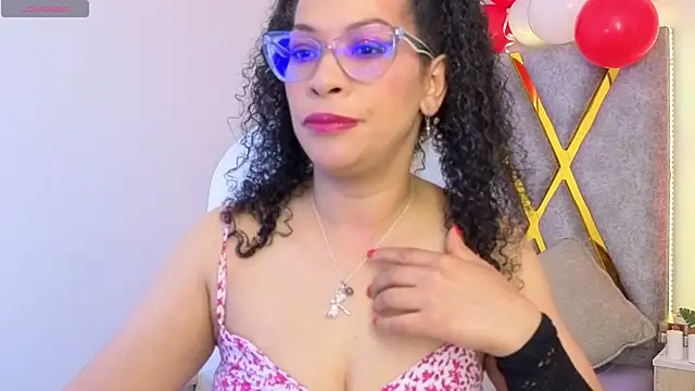 Cintiia Holmes online show from 02/15/26, 01:06