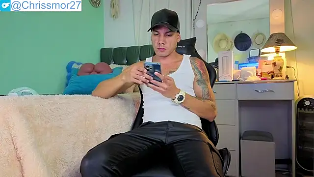 Snapshot of Chrissken chatting on 09/25/25, 01:00 Chrissken online show from 09/25/25, 01:00