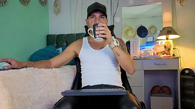 Snapshot of Chrissken chatting on 10/07/25, 11:06 Chrissken online show from 10/07/25, 11:06