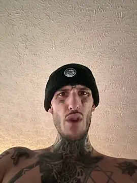 Snapshot of BadJewfucks chatting on 12/18/25, 04:44 BadJewfucks online show from 12/18/25, 04:44