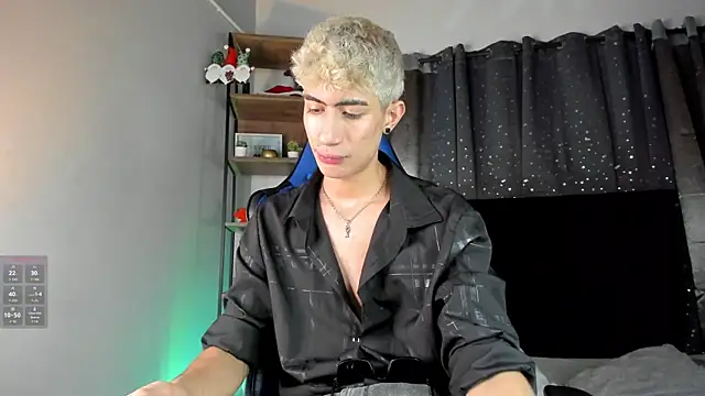 NovaaWheler online show from 12/22/25, 08:31