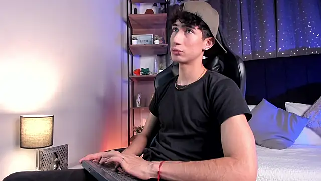 NovaaWheler online show from 11/28/25, 07:47