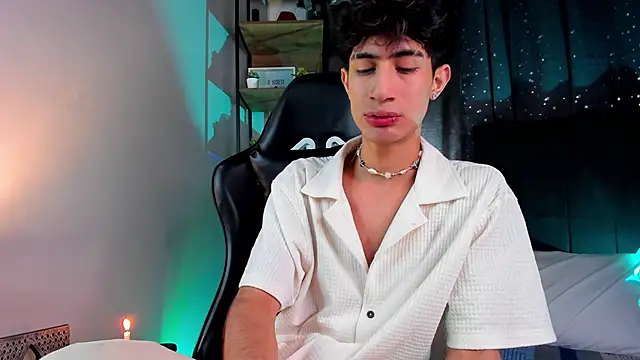 NovaaWheler online show from 11/23/25, 03:11