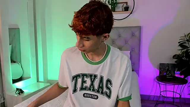 NovaaWheler online show from 03/19/25, 02:13