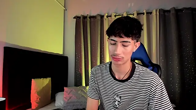 NovaaWheler online show from 10/08/25, 06:41