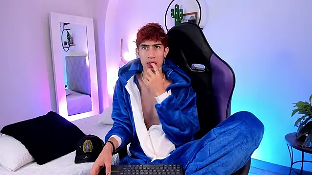 NovaaWheler online show from 03/14/25, 05:16