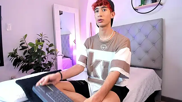 NovaaWheler online show from 03/11/25, 03:58