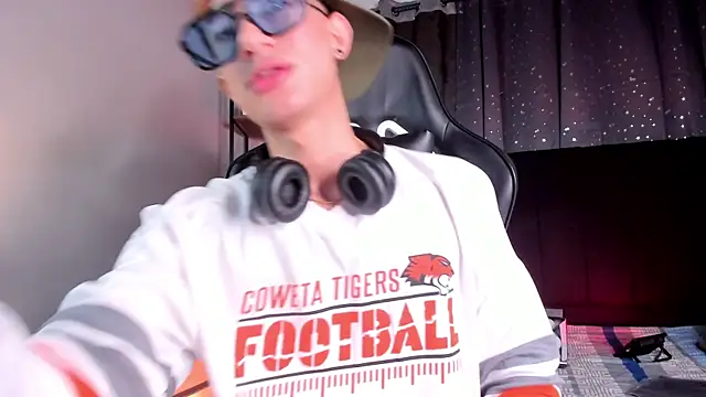 NovaaWheler online show from 12/03/25, 06:18