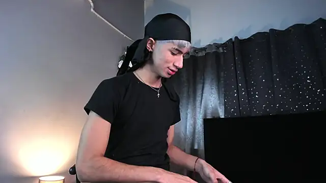 NovaaWheler online show from 12/15/25, 07:31