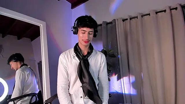 NovaaWheler online show from 10/11/25, 08:10