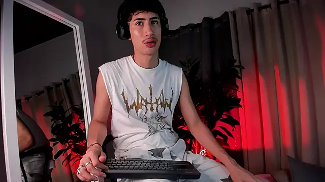 NovaaWheler online show from 10/13/25, 08:21