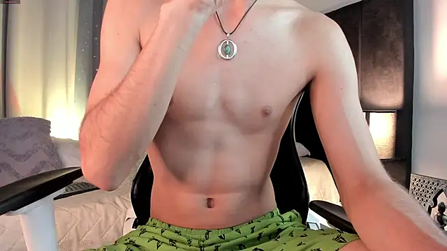 NovaaWheler online show from 09/08/25, 03:55