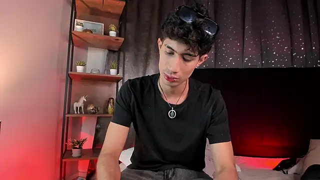 NovaaWheler online show from 11/16/25, 07:40