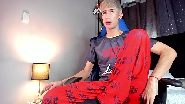 NovaaWheler online show from 12/21/25, 07:10