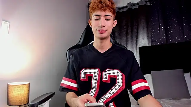 NovaaWheler online show from 12/04/25, 07:02