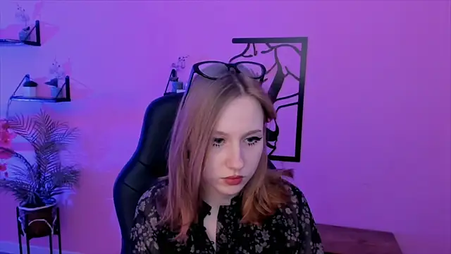 DariaTate online show from 03/10/25, 11:45