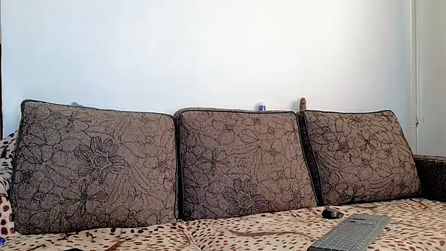 ChristiHanson online show from 10/31/25, 12:13