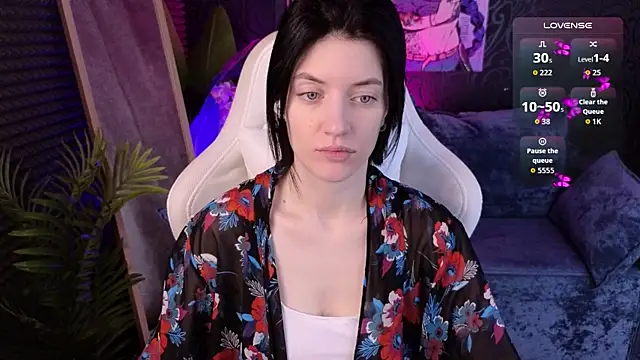 roxy riot  online show from 11/20/25, 01:28