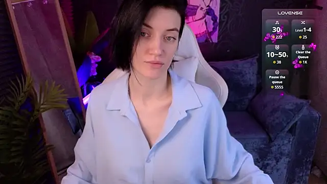 roxy riot  online show from 11/16/25, 01:32