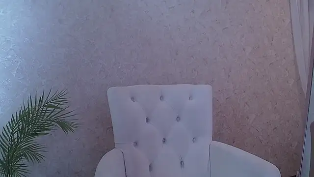 Snapshot of roxy_riot_ chatting on 03/04/25, 01:23 roxy riot online show from 03/04/25, 01:23