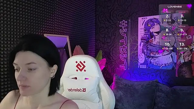 Snapshot of roxy_riot_ chatting on 10/16/25, 01:25 roxy riot online show from 10/16/25, 01:25