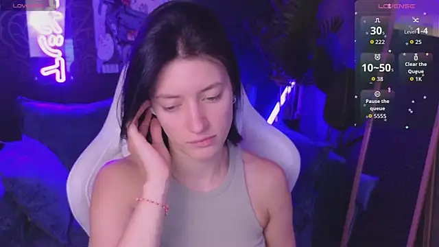 roxy riot  online show from 04/11/26, 01:35