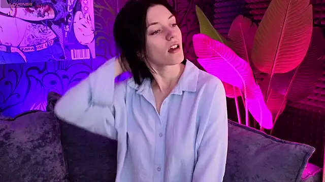 Snapshot of roxy_riot_ chatting on 09/21/25, 01:33 roxy riot online show from 09/21/25, 01:33