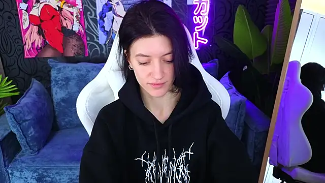 Snapshot of roxy_riot_ chatting on 02/18/25, 04:26 roxy riot online show from 02/18/25, 04:26
