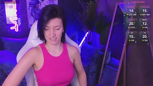 roxy riot  online show from 04/15/26, 01:33