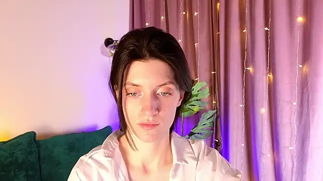 Snapshot of roxy_riot_ chatting on 02/14/25, 07:59 roxy riot online show from 02/14/25, 07:59