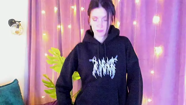 Snapshot of roxy_riot_ chatting on 02/15/25, 04:36 roxy riot online show from 02/15/25, 04:36