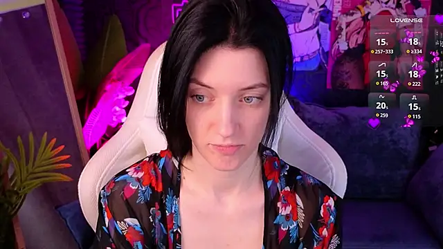 Snapshot of roxy_riot_ chatting on 10/18/25, 01:29 roxy riot online show from 10/18/25, 01:29