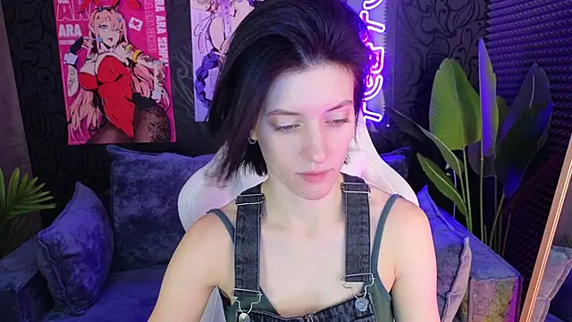 Snapshot of roxy_riot_ chatting on 02/23/25, 01:24 roxy riot online show from 02/23/25, 01:24