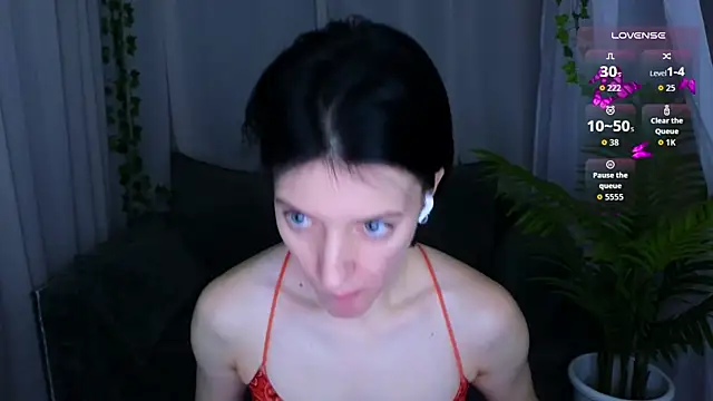 roxy riot  online show from 11/07/25, 01:21